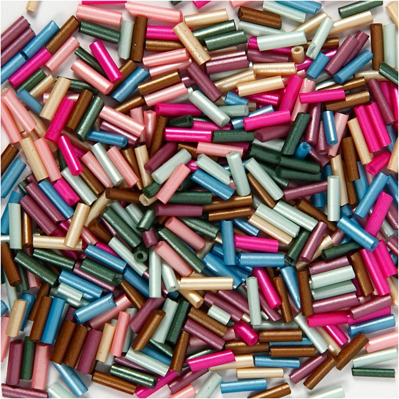 Avlånga Glaspärlor, L: 6 mm, Dia. 1,5-2 mm, Hålstl. 1 mm, metallicfärger, 130 g/ 1 förp. [HOB-691220]