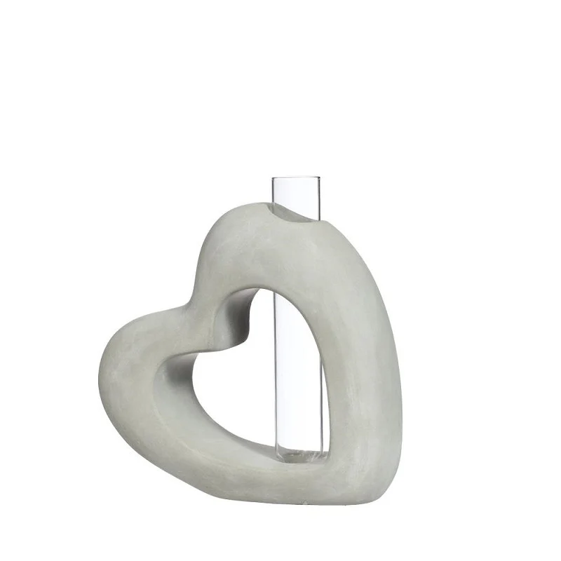 Öppet cementhjärta med glasrör L. 3,9 x B. 13 x H. 13,2 cm - 6 st