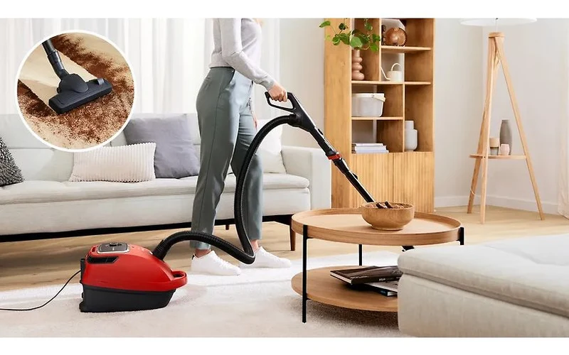 Bosch Serie 6 ProAnimal BGL6PET3 Vacuum Cleaner, Red