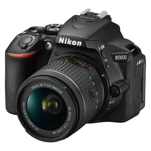 Nikon D5600 + 18-55 VR Kit